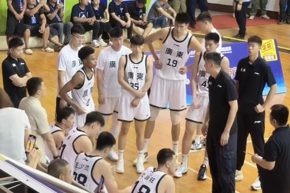 wrfJn, 江门恩平举
