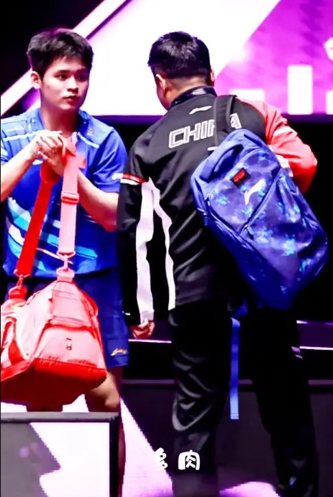 这孩子还戴, 诗栋