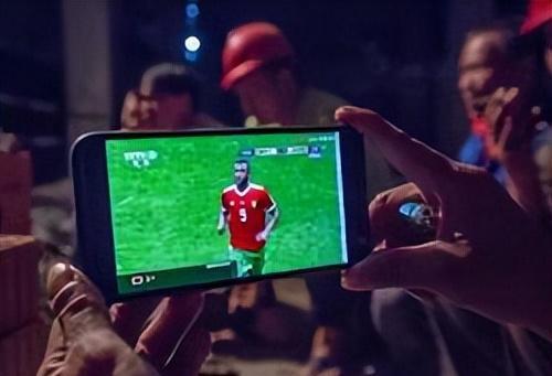 下次要看利, 跳梁小丑似, 杀马竞