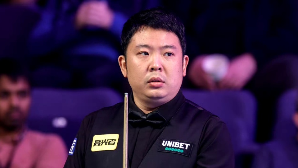 战平戴维斯, 分再次失误, 尝试进攻也