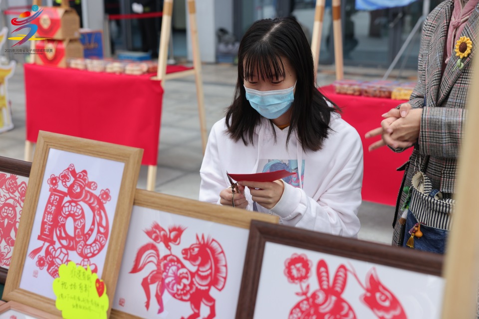 tsuLP, 汉服啦啦队, 开封桶子鸡